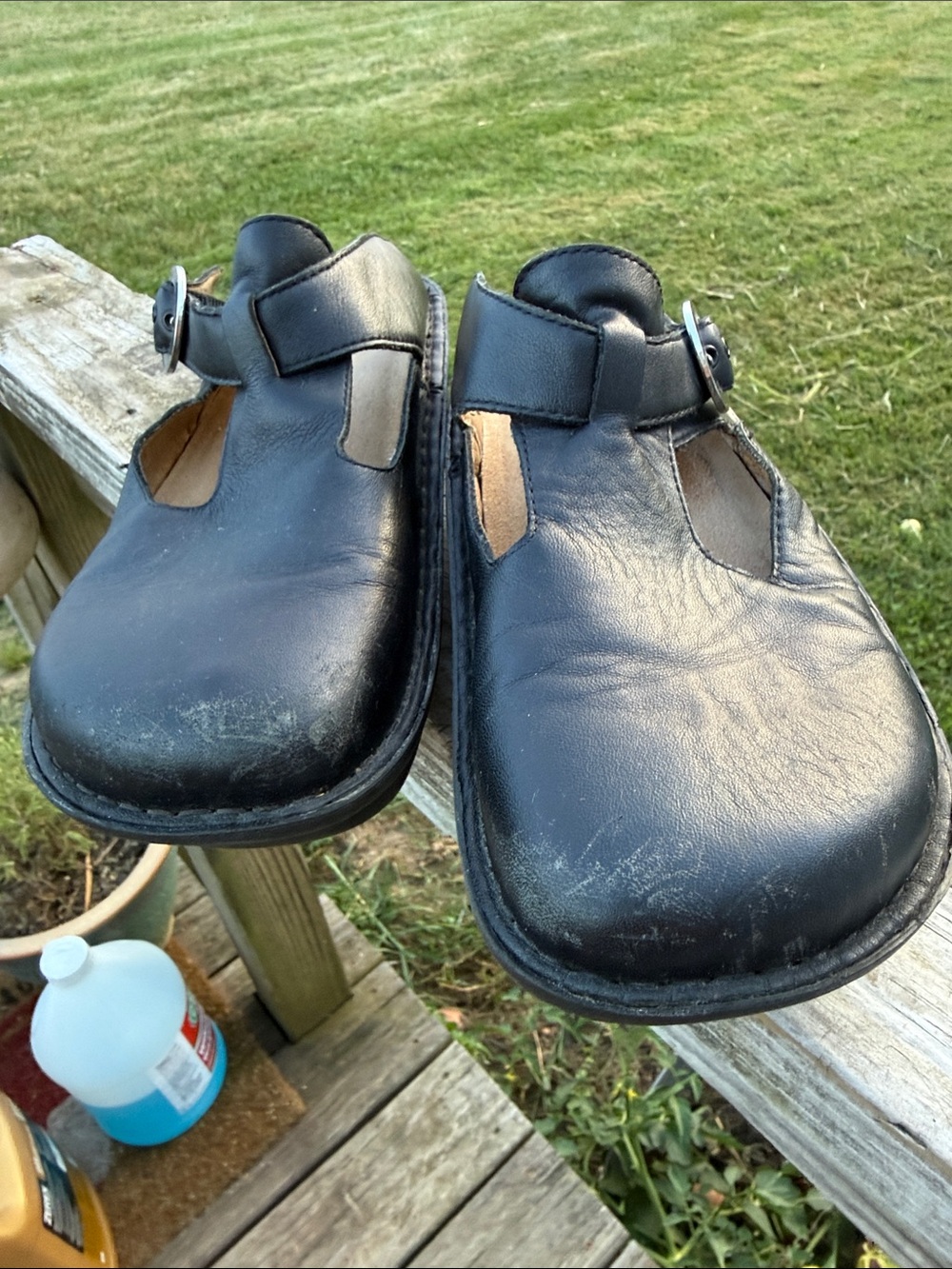 Alegria Black eomens Mary Jane T-Strap  BoHo vibe